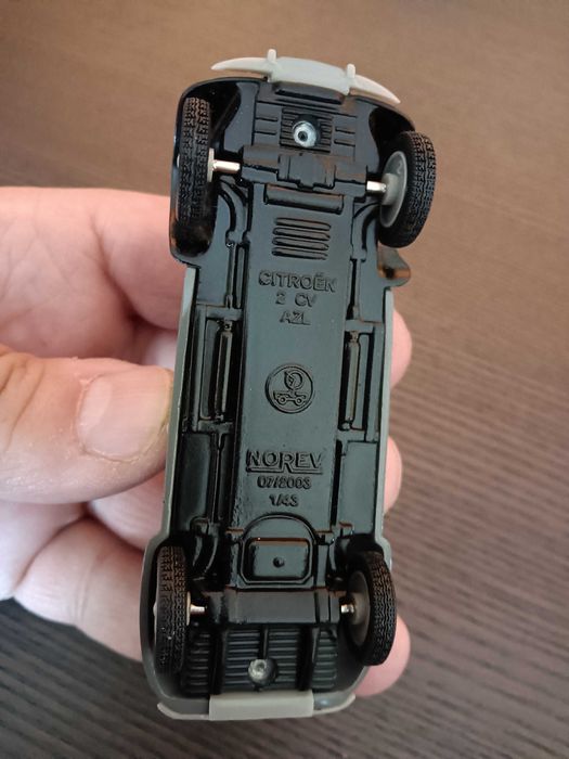 Norev 1/43 carro citroen 2cv