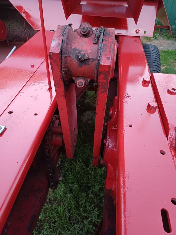 Продам тюкопрес INTERNATIONAL 430