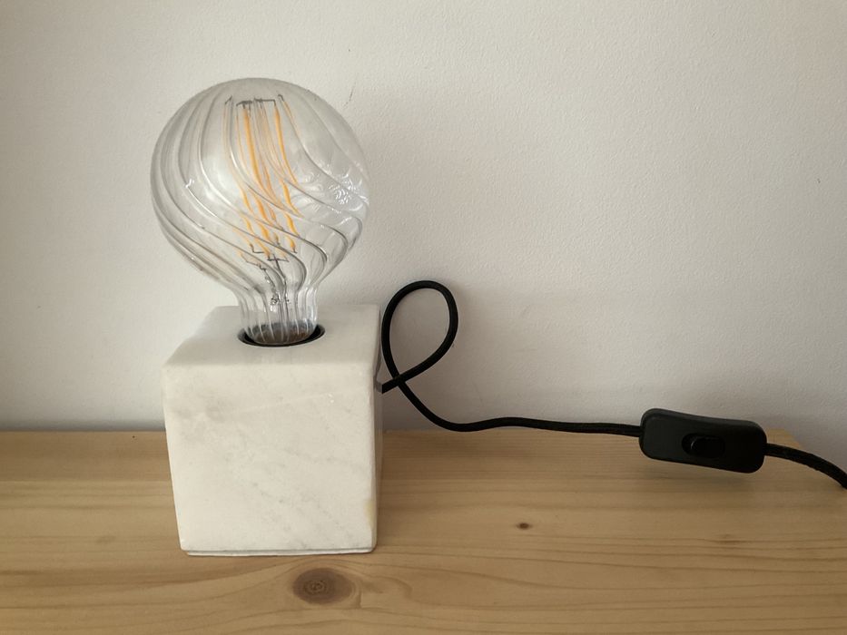 Candeeiro de Mesa em Mármore