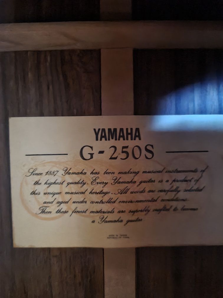 Gitara yamaha g-250s