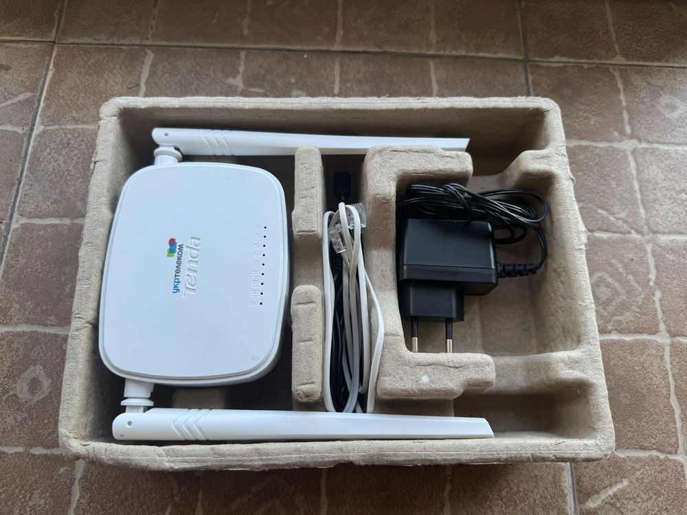 ADSL WI-FI Роутер Tenda