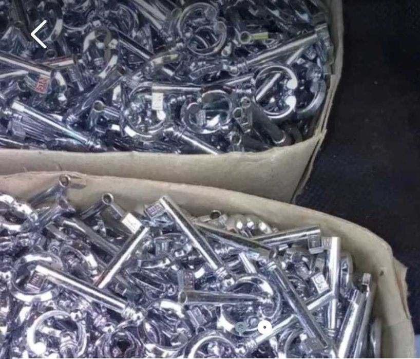 Klucze meblowe. Cena dotyczy 4 kluczy.