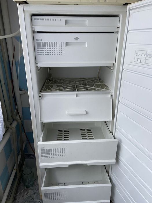 Морозілка Snaige-122E.