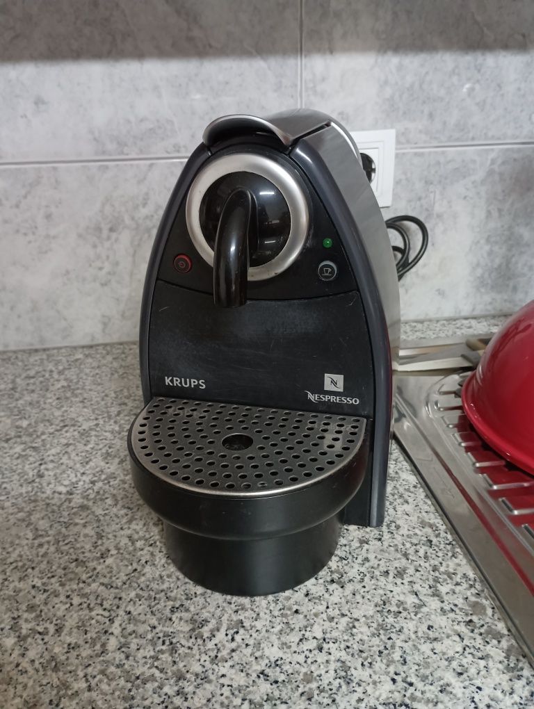 Vendo máquina Krupx de café esta a funcionar perfeitamente