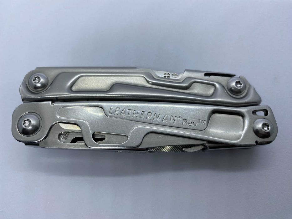 Мультитул инструмент Leatherman Rev