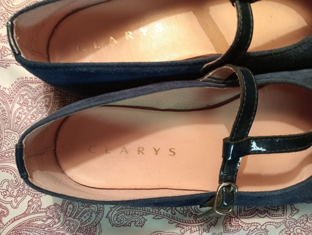 Sapatos/sabrinas Clarys