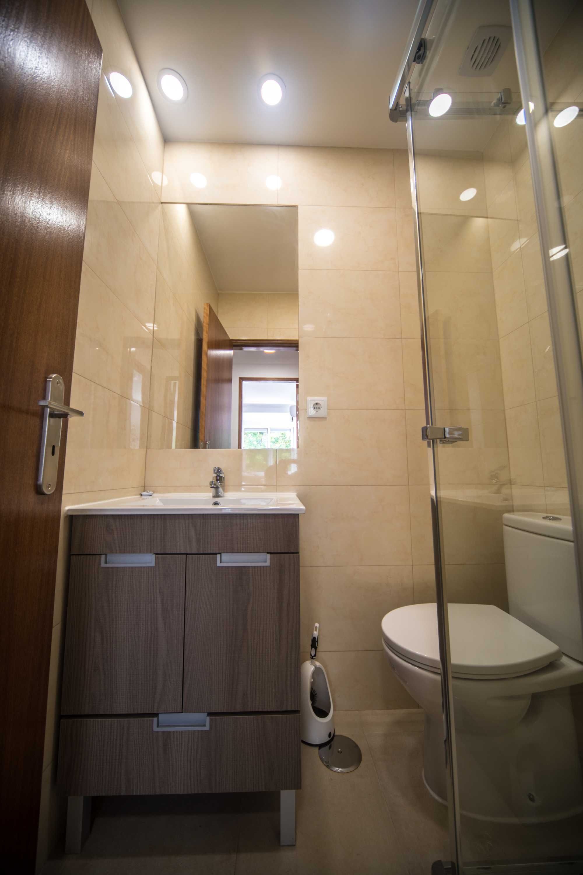 Excelente quarto casal - Centro de Almada