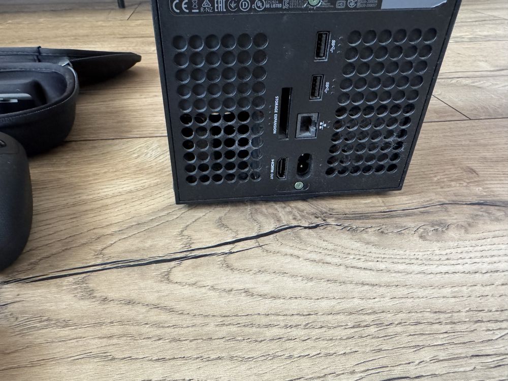 Xbox Series X 1TB + Elite Series 2 + bialy pad z Play&Charge Kit