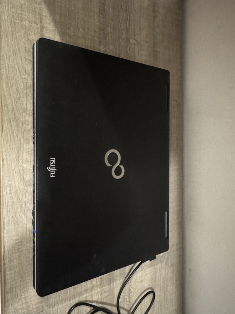 Ноутбук б/в 14" Fujitsu Lifebook S751: Intel Core i3-2350M