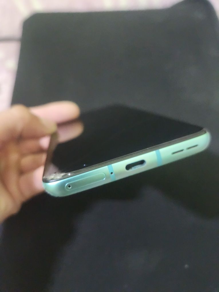 Смартфон OnePlus 8t