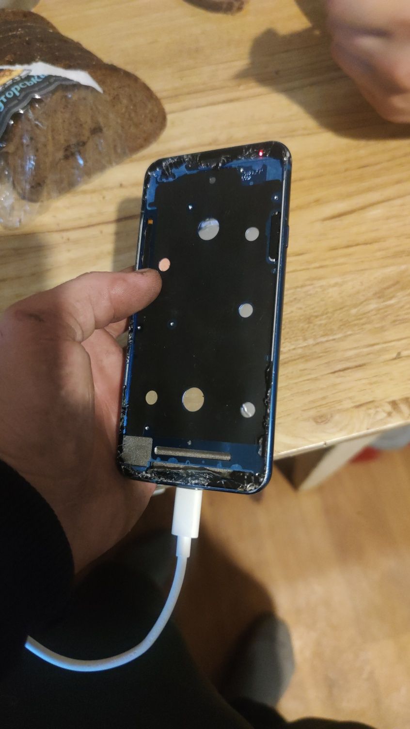 Продам lg Q7 plus
