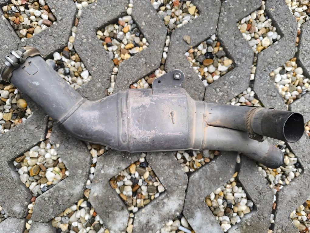 Yamaha RN22 kolektor katalizatora