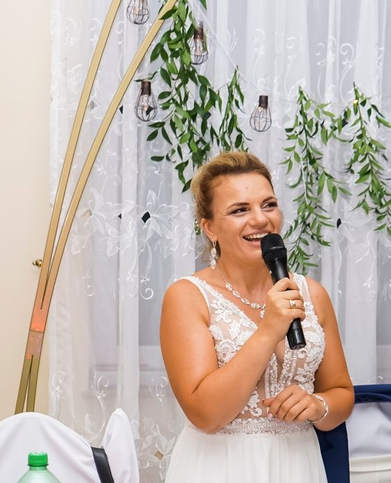 Sukienka ślubna biała