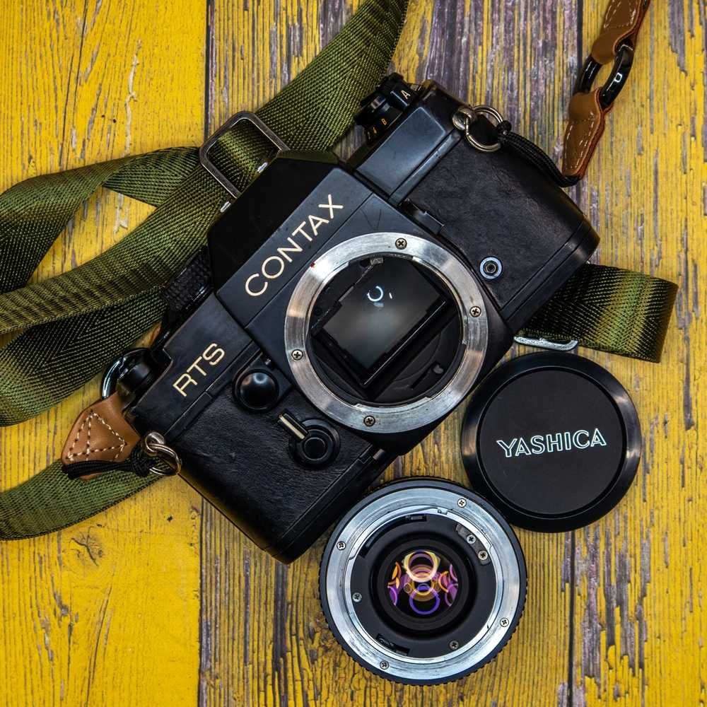 Contax RTS + Yashica DSB 55 mm f 2.0 + pasek