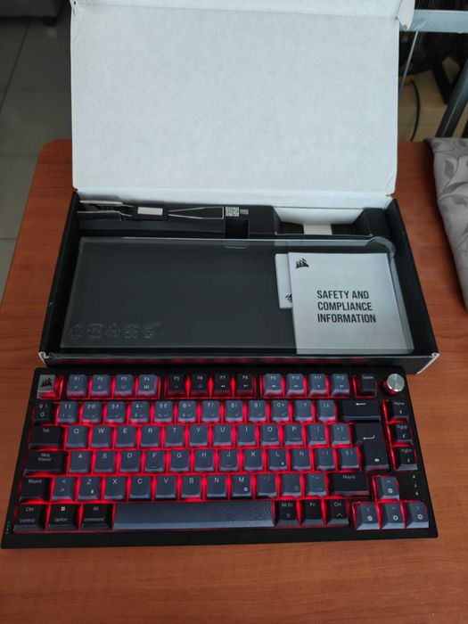 Corsair K65 Plus wireless teclado