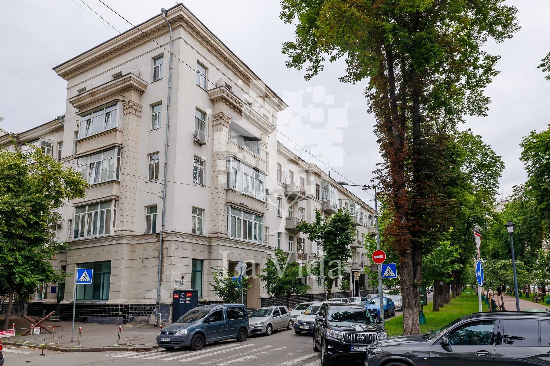 Двокімнатна квартира урядовий квартал Центр сталінка