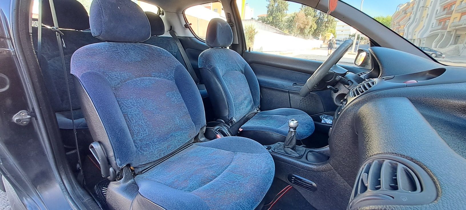 Peugeot 206 189,000 kms 2000