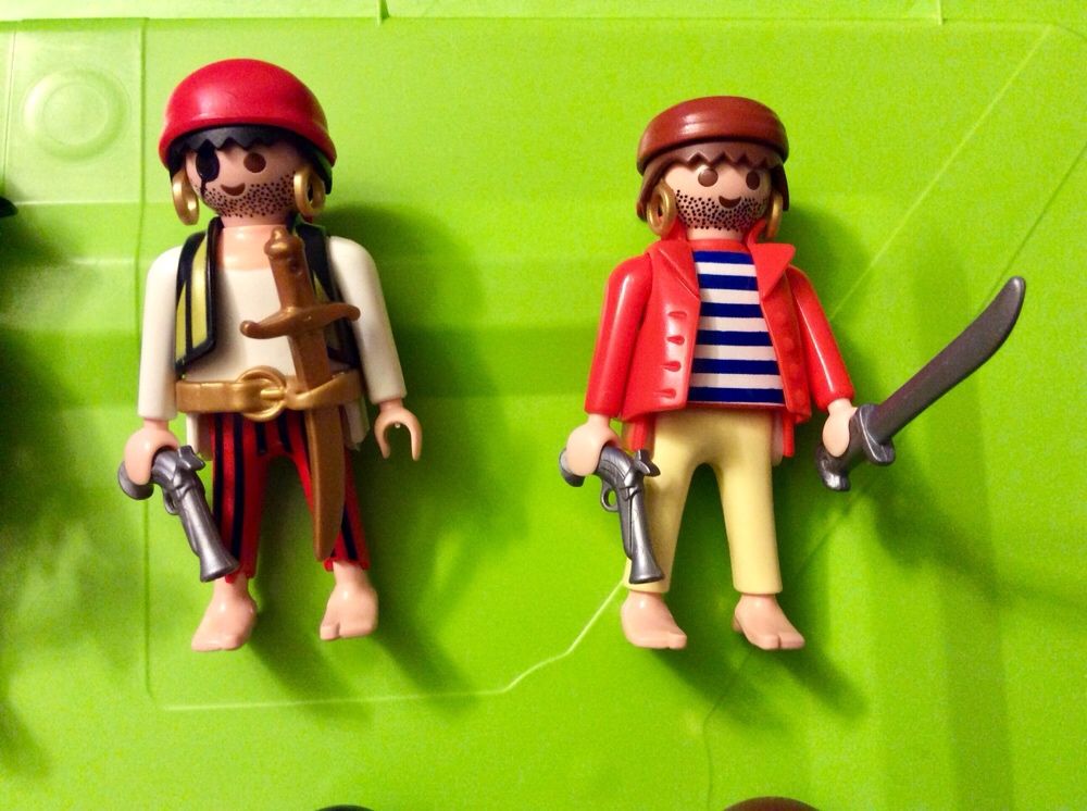 Figurki „PLAYMOBIL”  na temat : Piraci , bajkowe postaci, potwory