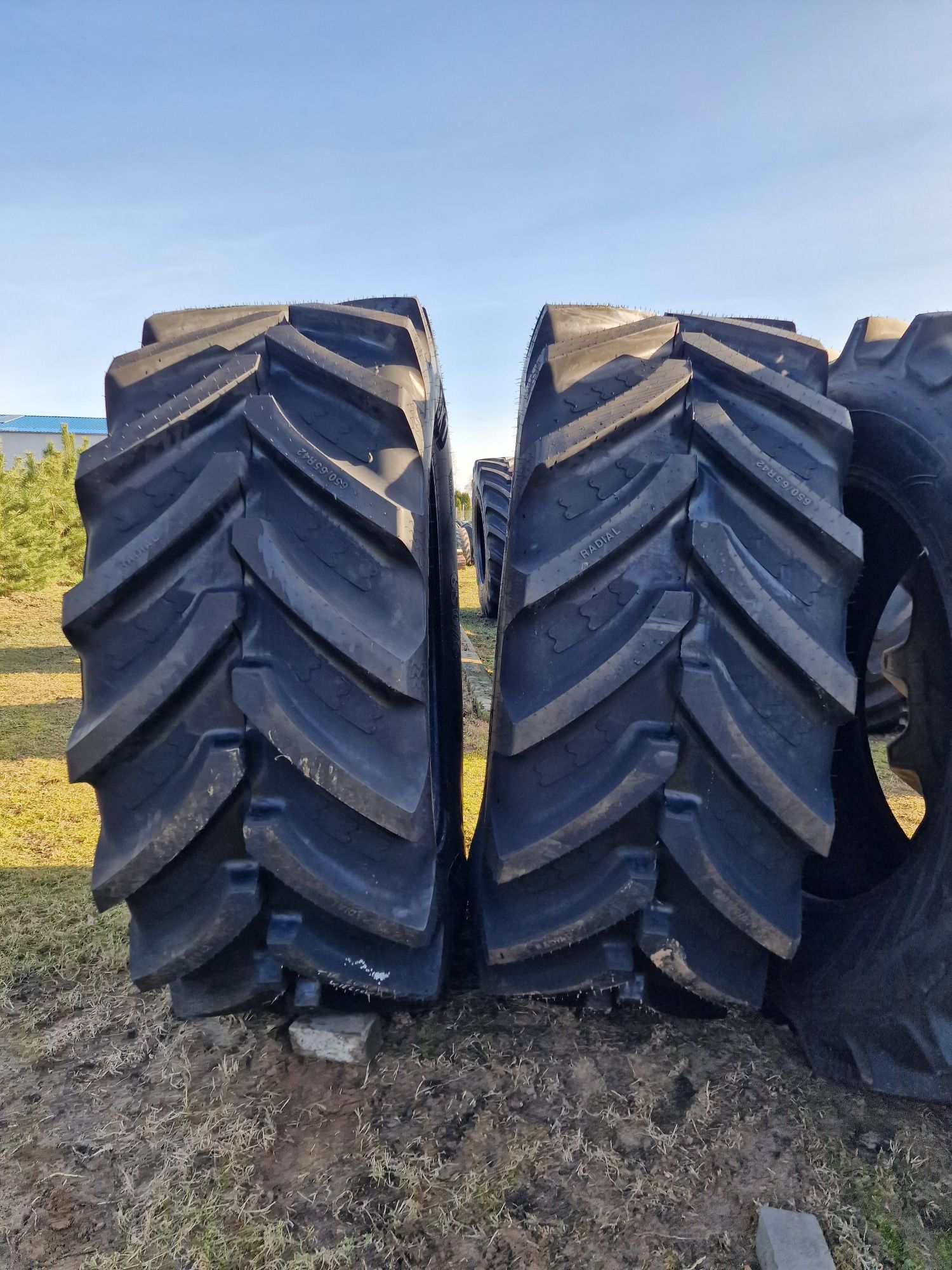 OPONY 650/65R42 Bkt Agri Max RT 657