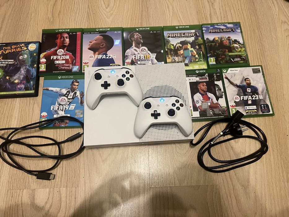 XBOX ONE S+dwa pady