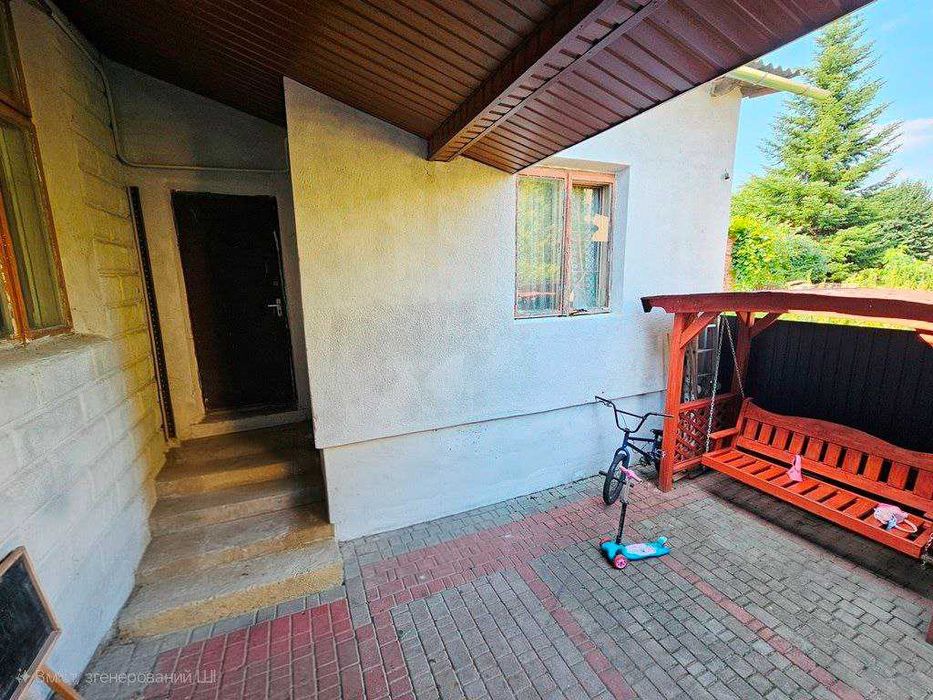 Двокімнатна квартира особнякового типу з окремим подвір'ям...