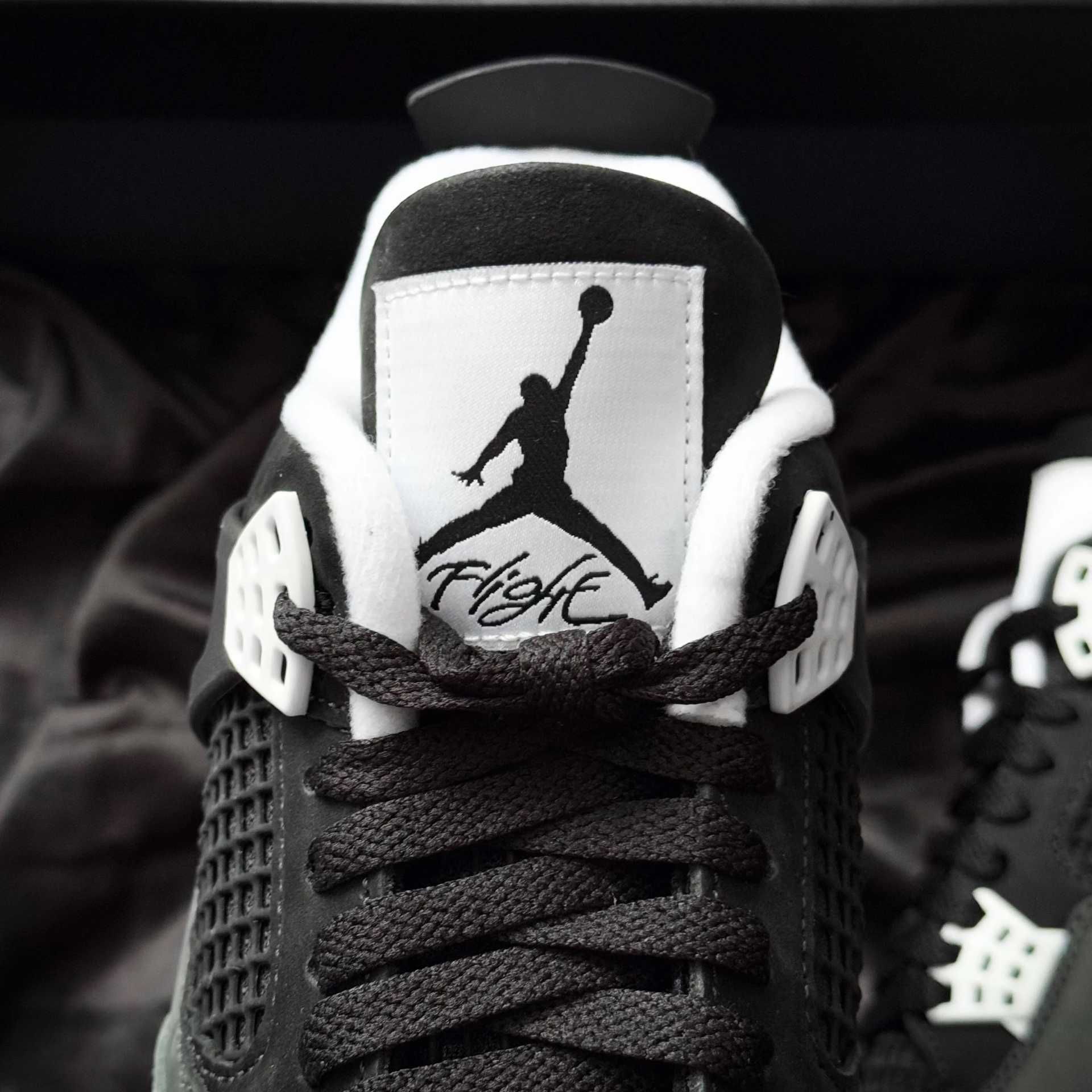 Buty męskie czarny Jordan 4 Black EU 38