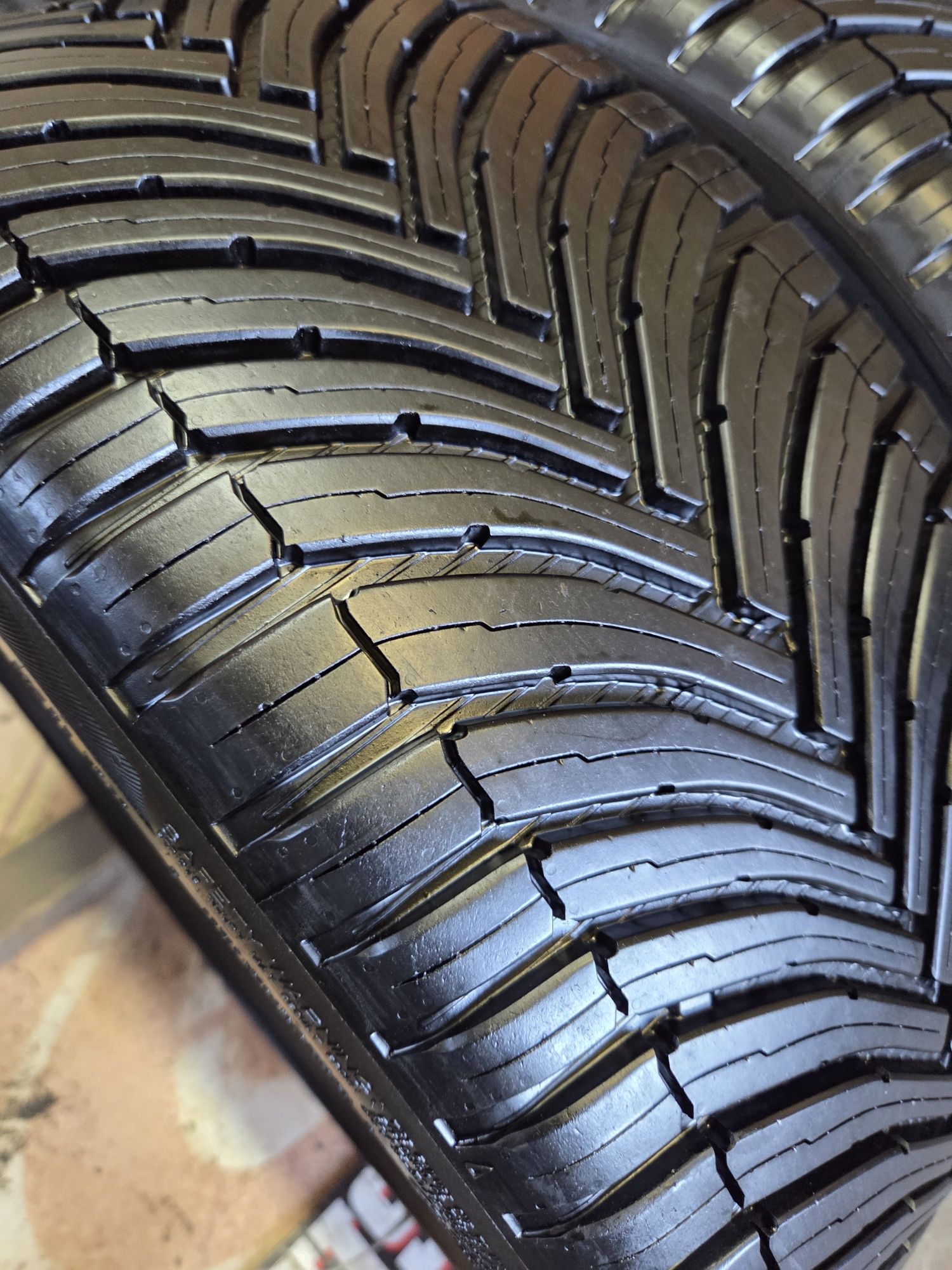 opony używane 225/45R17 Bridgestone Turanza Allseason 6 Enliten