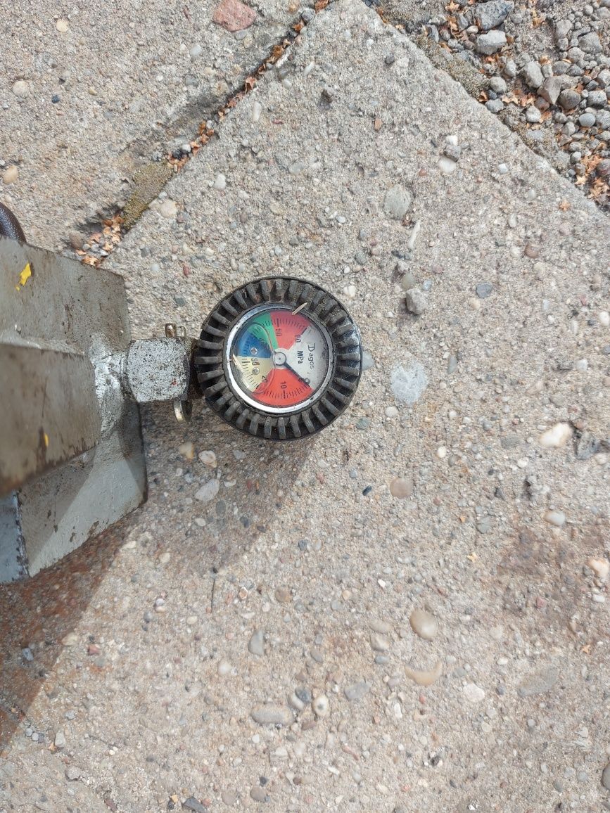 Ręczna pompa hydrauliczna dwustopniowa, sprawna.