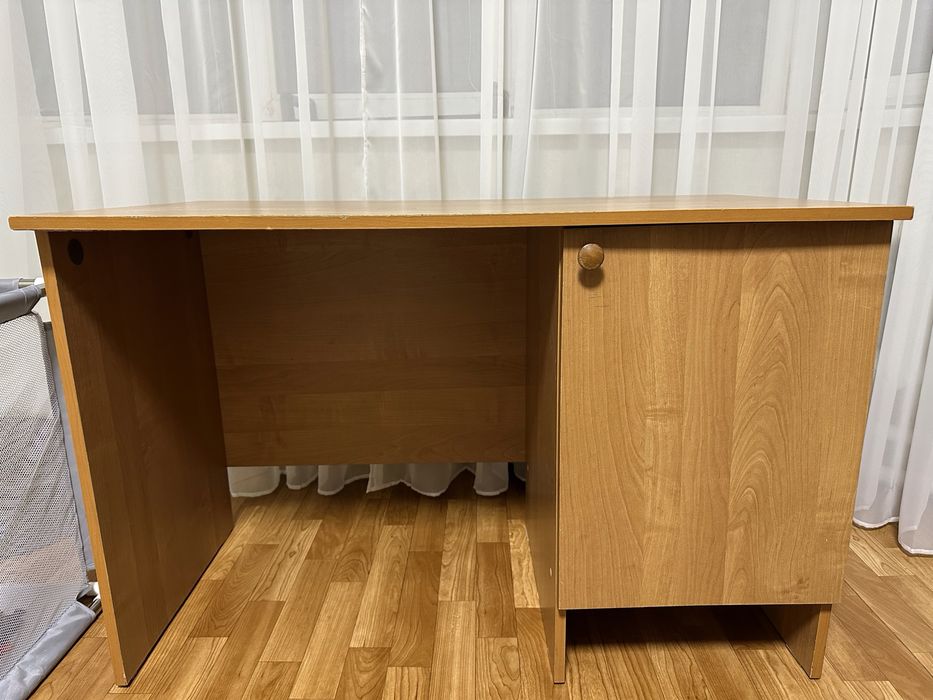 Продам стіл письмовий