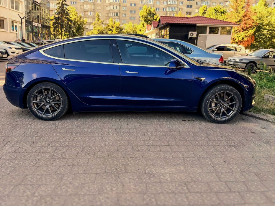 Тесла модель 3, Tesla model 3 SR