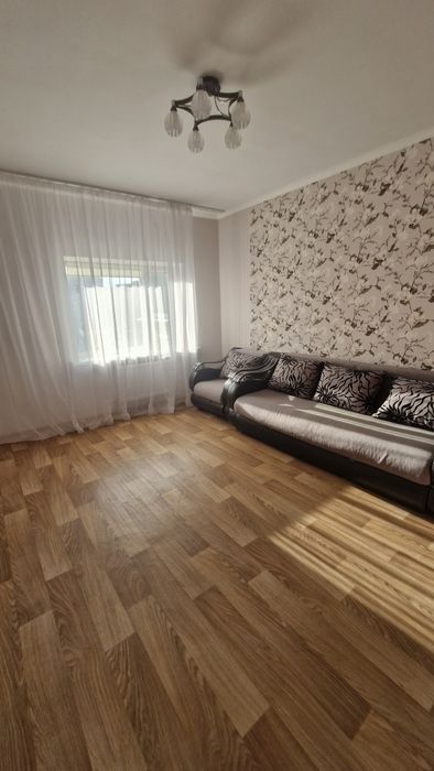 Продаж однокімнокімнатної з автономним опаленням!