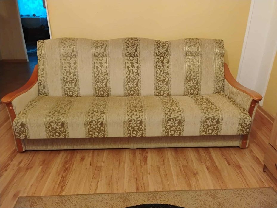 Sprzedam kanapę rozkładaną+ fotele+ pufy