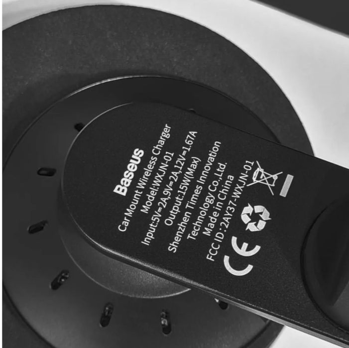 Baseus автомобільний  тримач телефону та безпровідна зарядка в одному