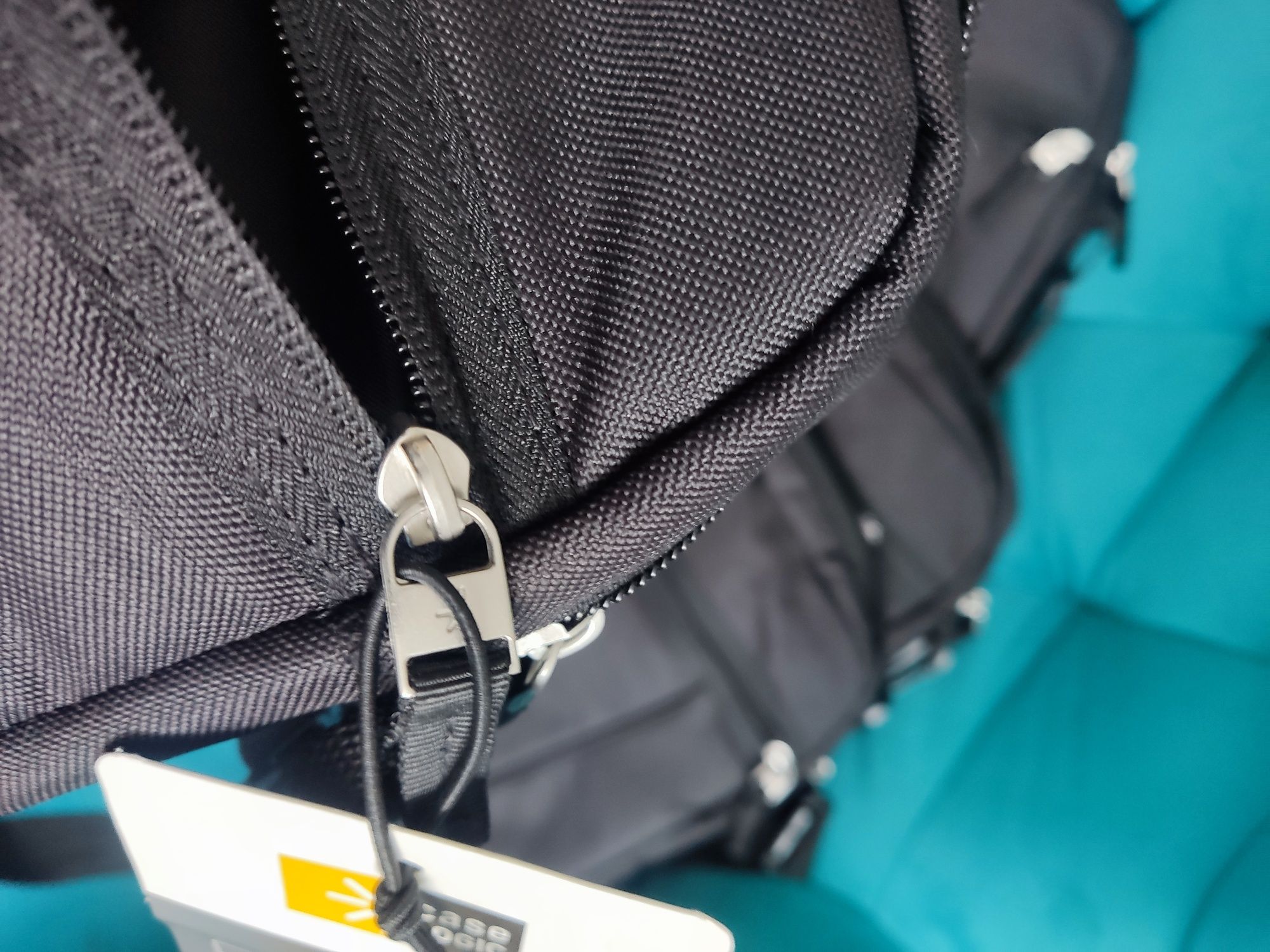 Torby na laptopa logic case od 15 do 17 cali