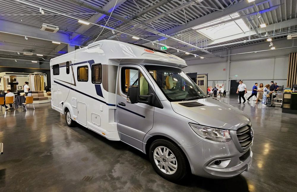 Eura Mobil PT 726 EF Freestyle  Nowy model 2025, 4 osobowy, kategoria B