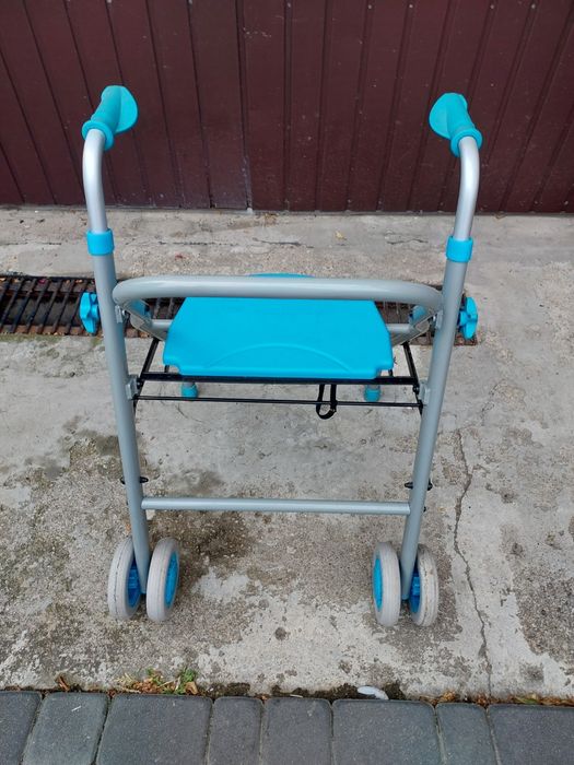 Bardzo lekki chodzik dla seniora/osoby niepełnosprawnej