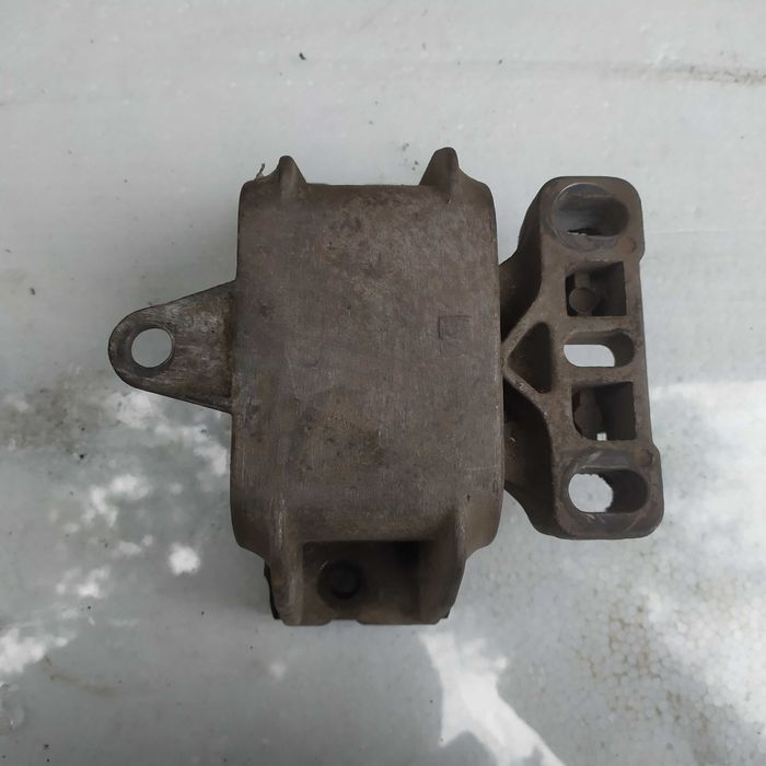 Подушка двигуна кпп Гольф 4 Ауді Golf 4 Audi  1.9