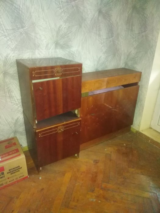 Продам тумбочки и тумбу