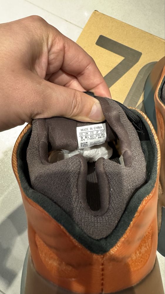 Кросівки Adidas Yeezy 700 v3 Copper Fade 42.7р чоловічі Оригінал