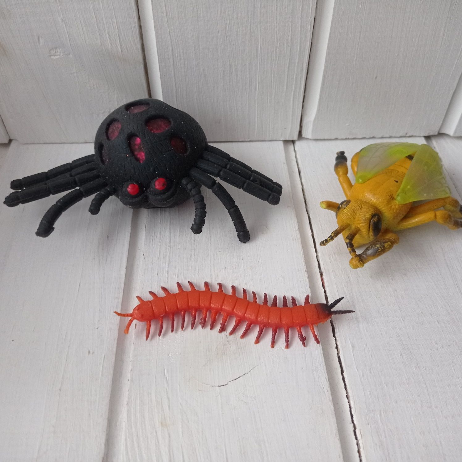 Іграшки фігурки комах паук бджола антистрес