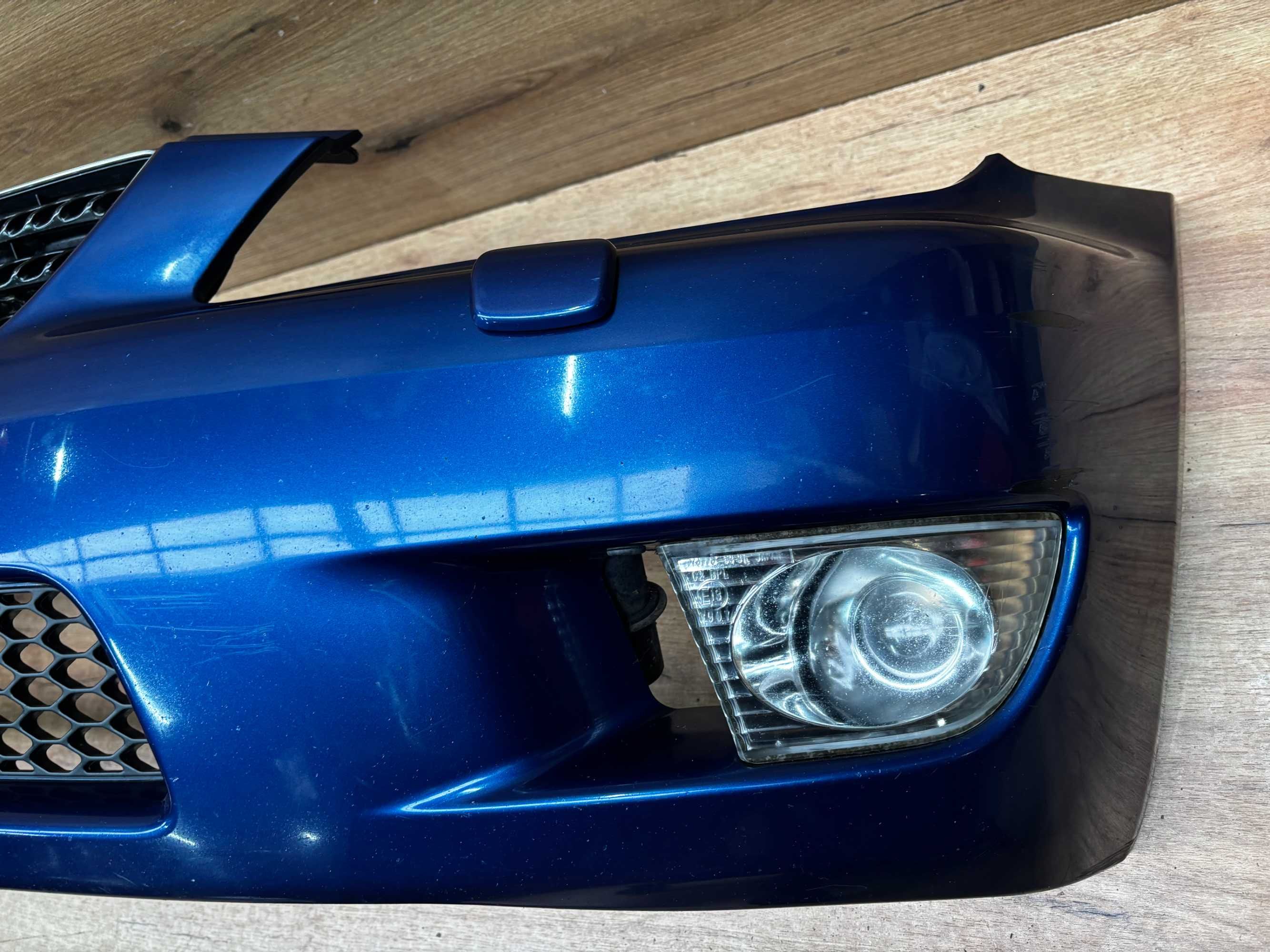 Zderzak przedni Lexus IS200 kolor 8n8