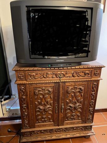 Movel Tv em madeira e Tv