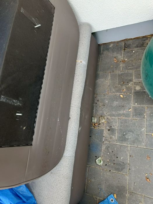 Narożnik z funkcją spania stan podniszczony