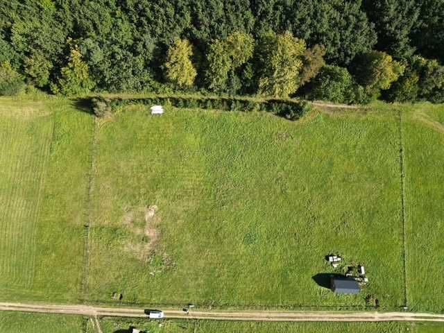 Zajezierze z widokiem na jezioro