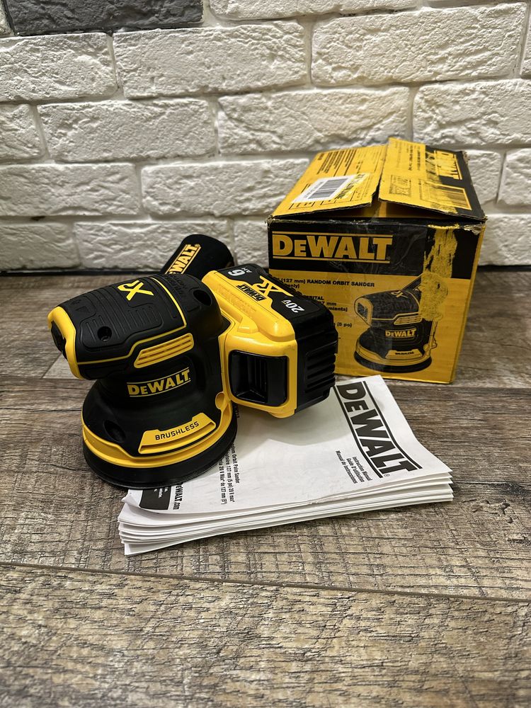 Шлифмашинка аккумуляторна DeWalt DCW210