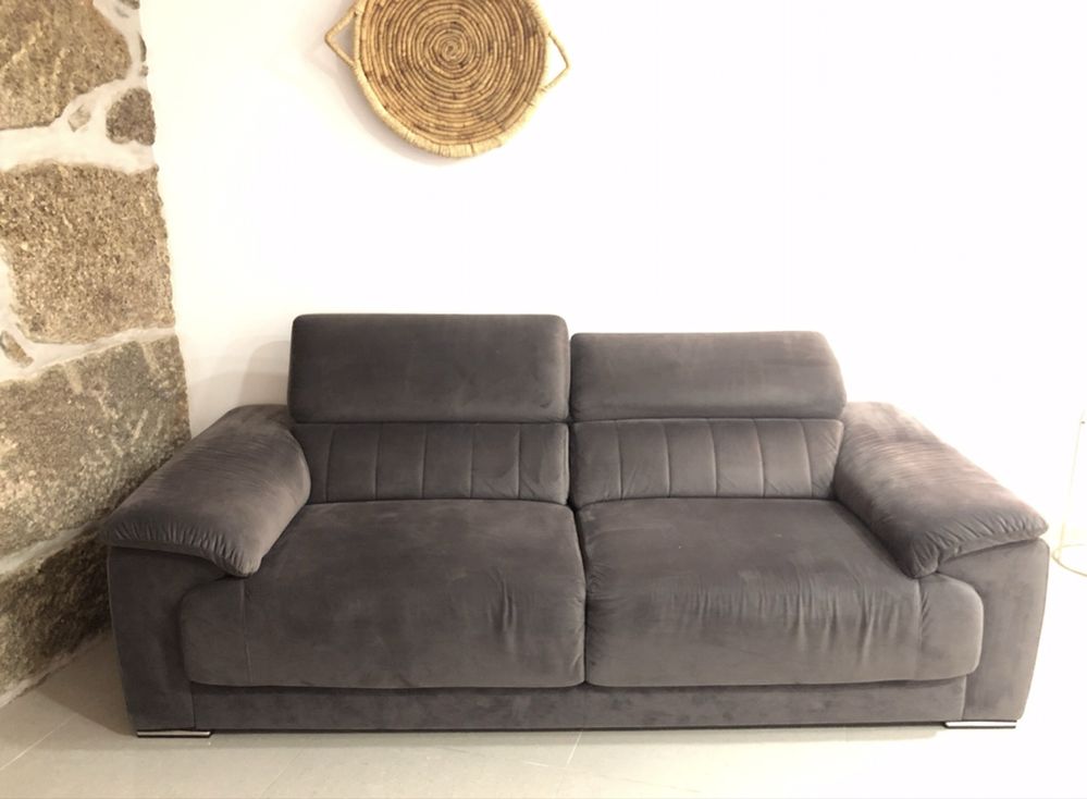 Sofá cinza 3 lugares