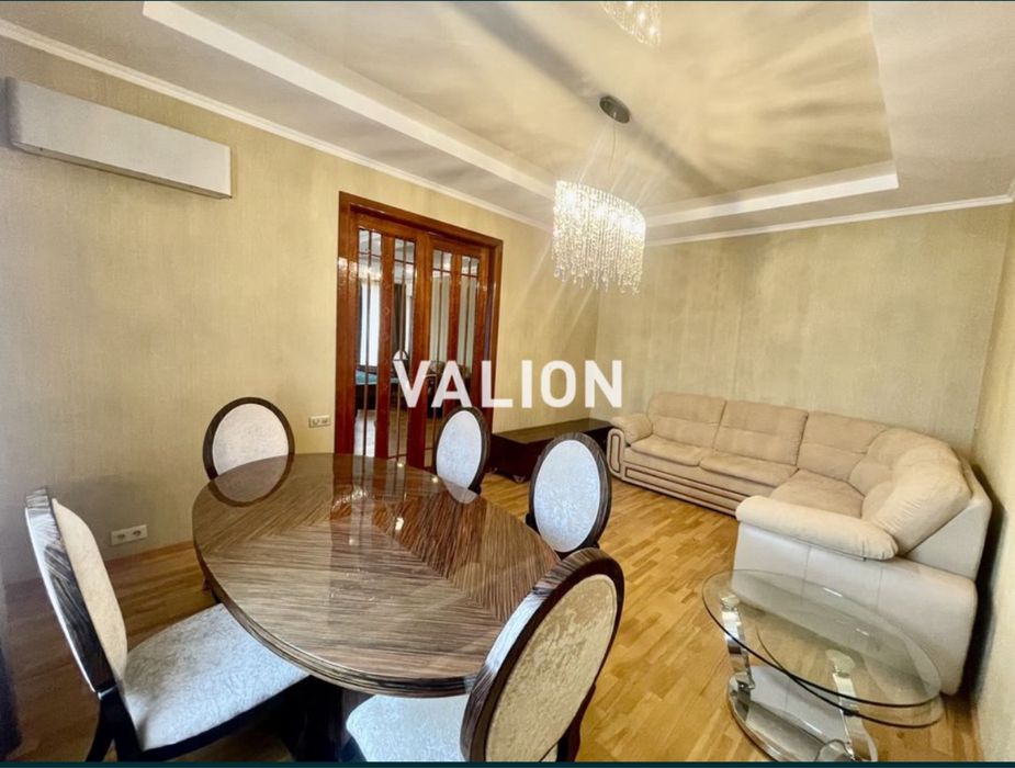 Без %. Продаж 4-кімнатної квартири вул. Велика Васильківська, 67/7