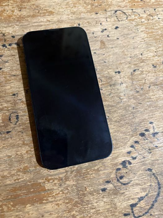 Продам iphone 13 128g