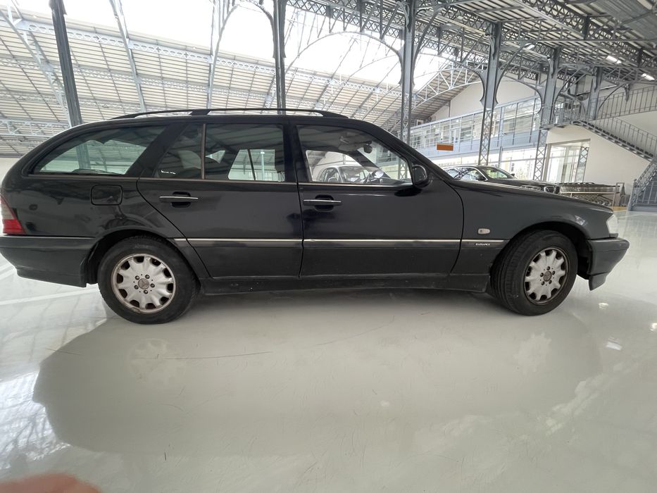 Mercedes carrinha c 180