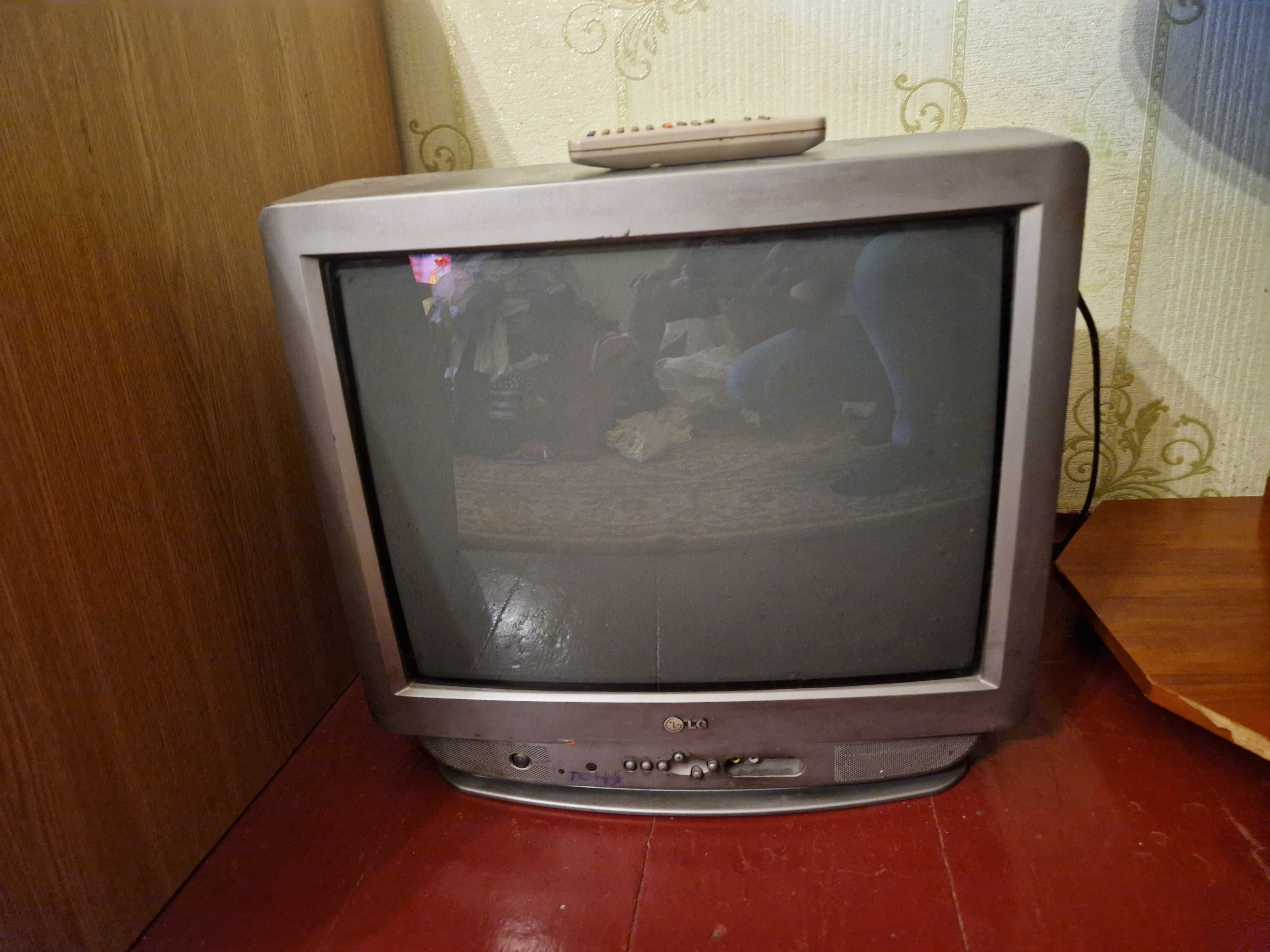 телевизор LG стара модель
